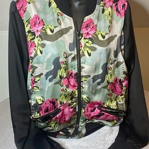 Wet Seal poly floral jacket with liner. EUC! Size L
